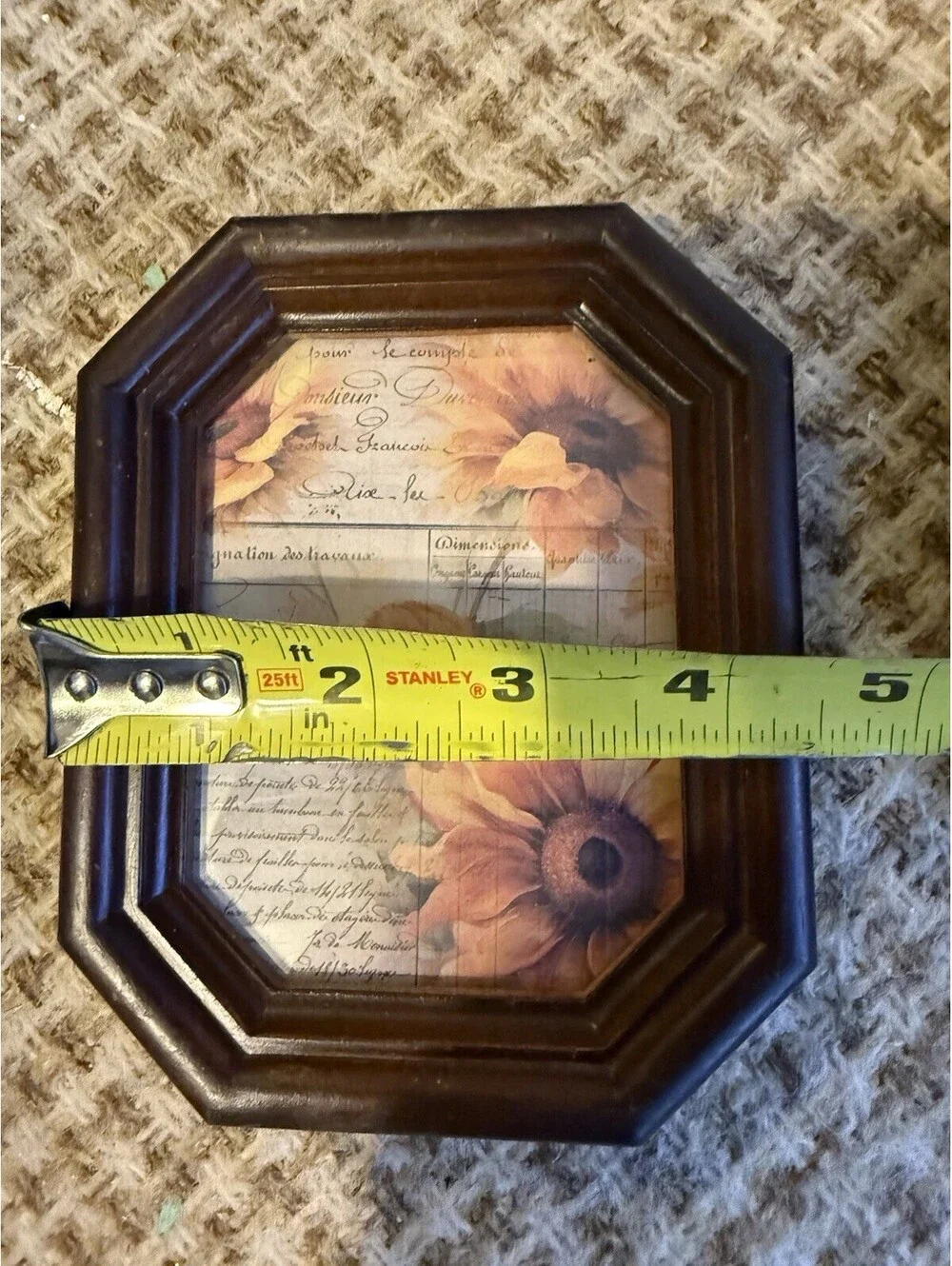 Set Of 2 Vintage wood frames with sun flower prints. 3x5, can be changed out